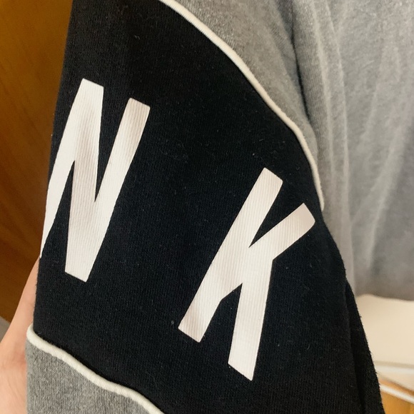 VICTORIA SECRET PINK CREWNECK - Picture 4 of 5